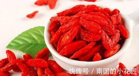 好处|常吃枸杞,好处多多,但不可与一物同食,为健康早知早受益!