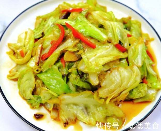 好吃|手撕包菜别直接焯水,这一步很关键,教你正确方法,鲜香爽脆好吃