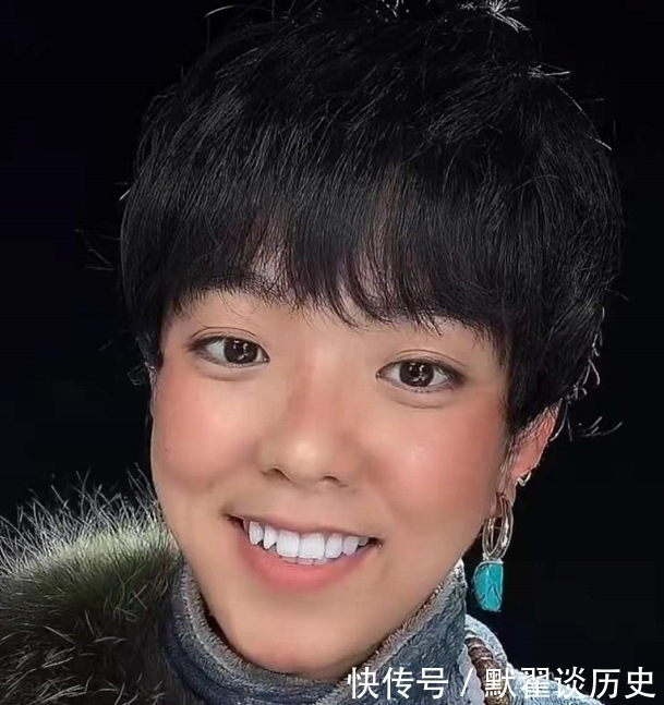 小姐姐仿妆丁真,开始:牛奶肌让人羡慕,看到最后:不是亲妹妹吧!