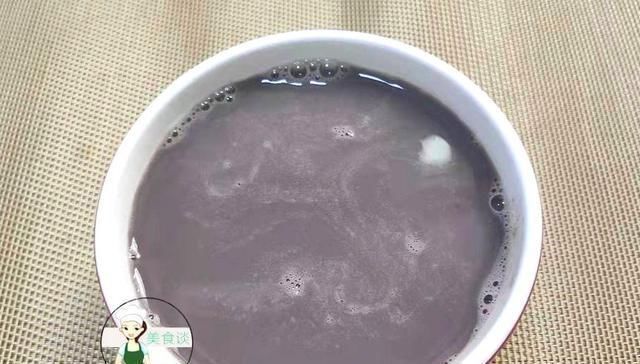 气色|白头发最怕这黑色食材，一碗成本几块钱，常喝气色好，白发变少了