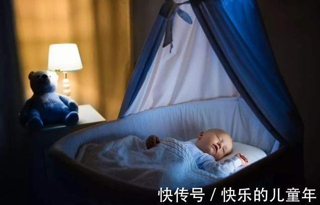 奇奇|孩子睡觉“滚来滚去”,不是因为天生淘气,背后的信号家长要读懂