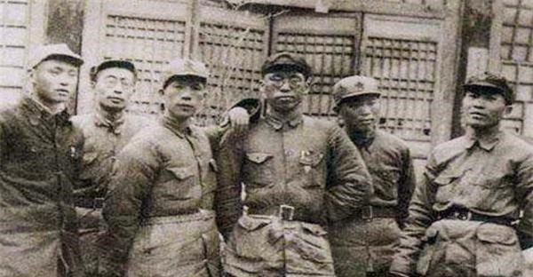 作风|历史上真实的李云龙因作风问题连降两级,上司见到他还得敬礼