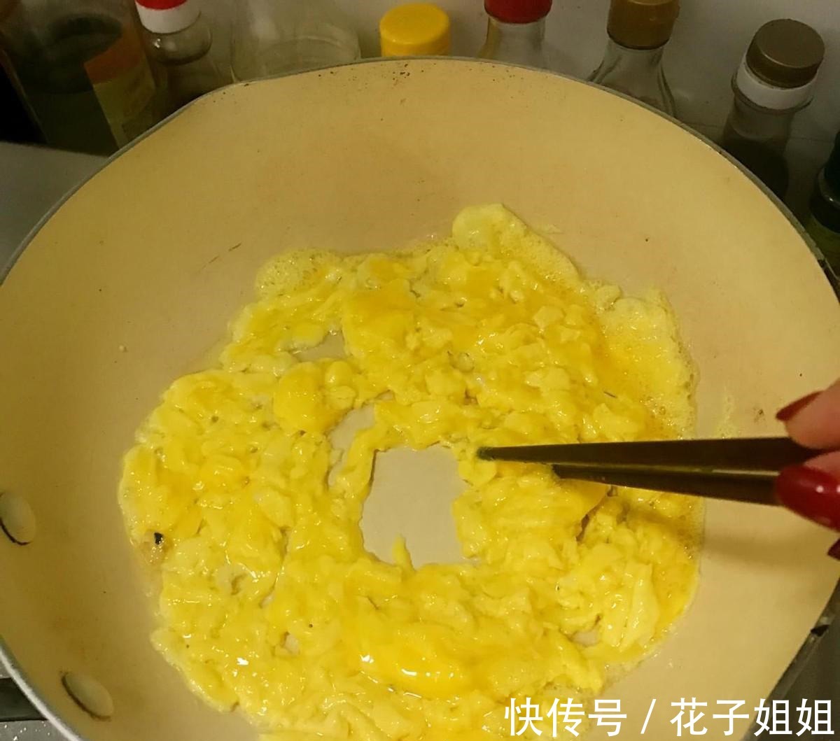 食材|好吃到流泪的别样蛋炒饭，食材丰富，好吃还好看！