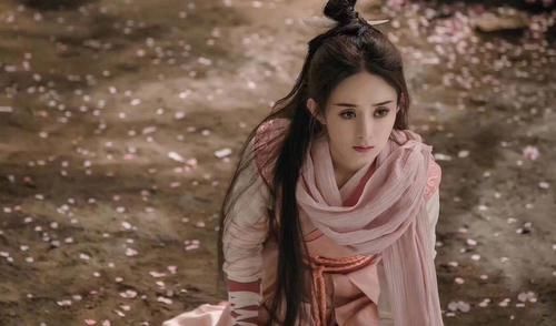 赵丽颖|赵丽颖二上中餐厅，粉丝为什么带头不乐意？