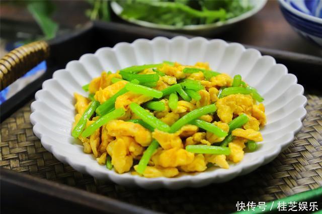 冬天要多吃此素菜，2块钱一把，简单一炒，鲜香美味，好吃又营养