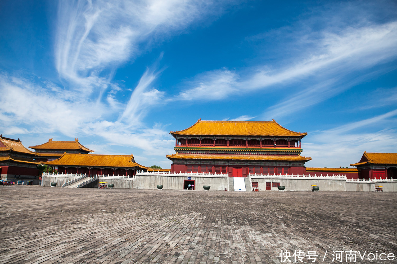 中国最牛的山寨景区，门票近原版3倍，游客却依然络绎不绝