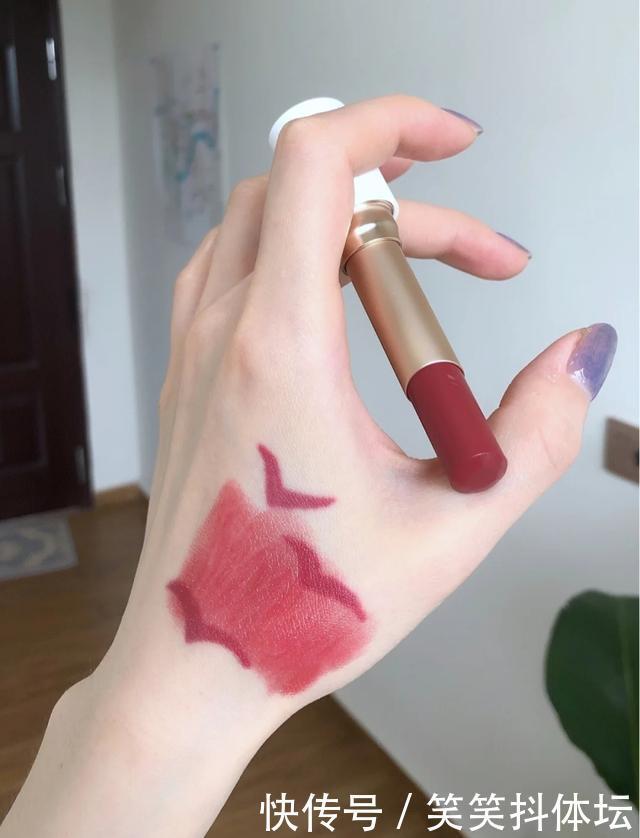 平价|让人看不出是平价口红的牌子,黄皮涂也好看,上街还会被人问色号