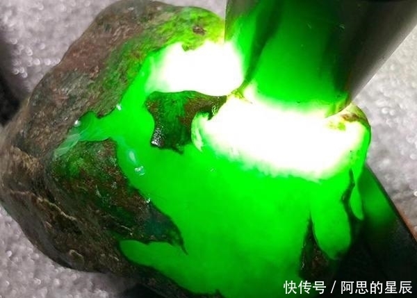 翡翠款式众多,如何挑选合适自己的呢?选购时这几种心态不能有