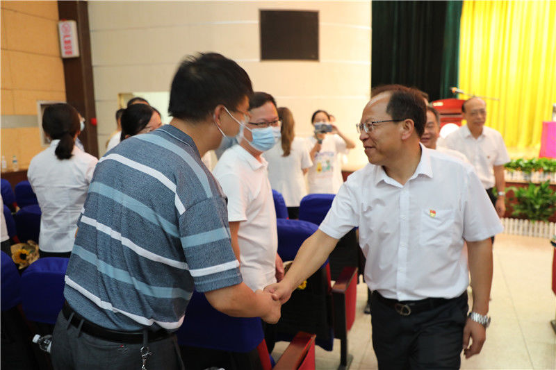 江西|江西赣州：今天，赣南卫职院学子为教师亮灯！