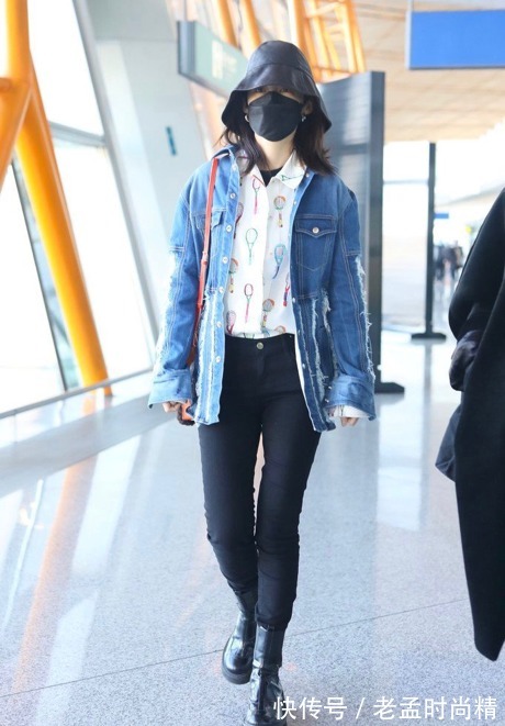 牛仔裙 牛仔单品怎么搭?搭对了大方减龄