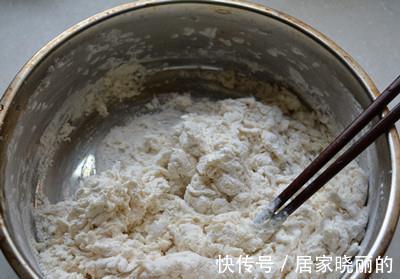 松软|10年馒头店老板：蒸馒头时加这2样，发面快，蒸的馒头白白胖胖
