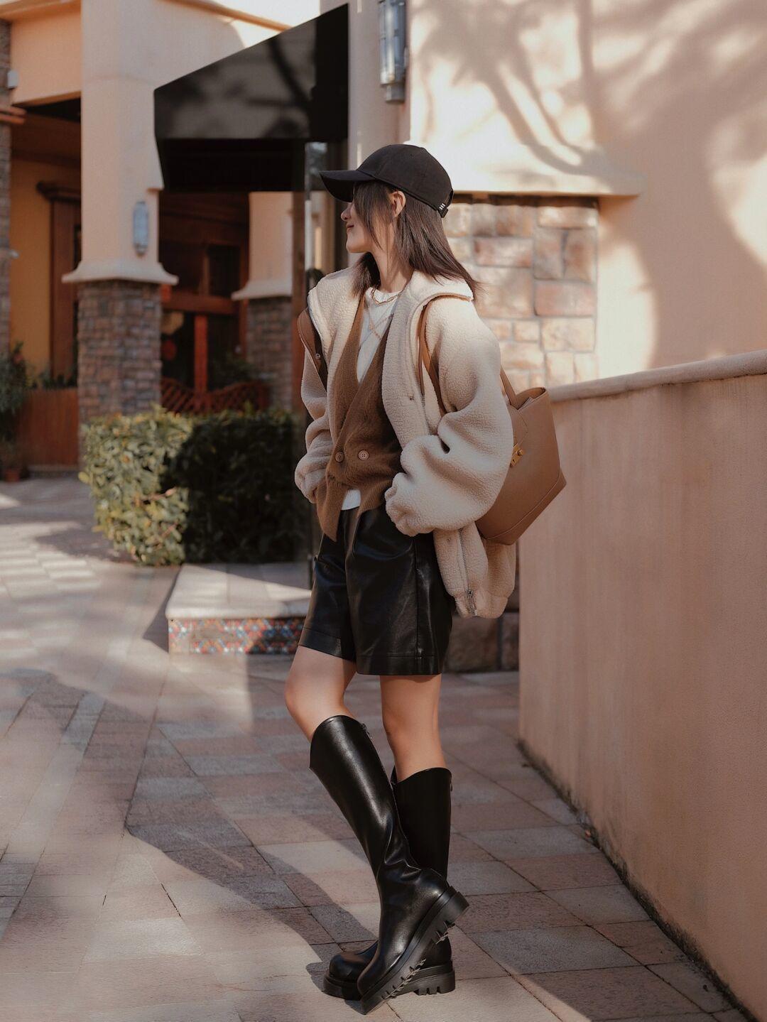 驼色|今年冬季火了种单品,叫“羊羔毛外套”,舒适潮流可以照着穿