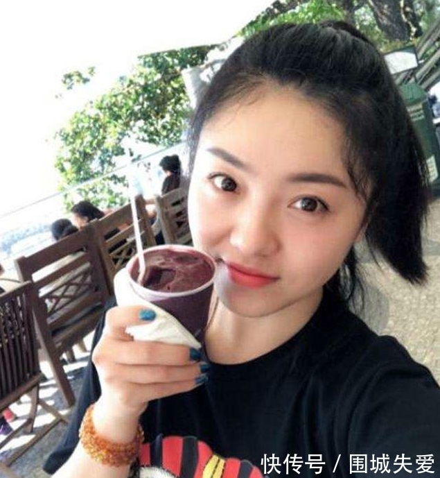 人群|她在“非诚勿扰”站了五年,亮灯无数从不牵手,最后被孟非请下台