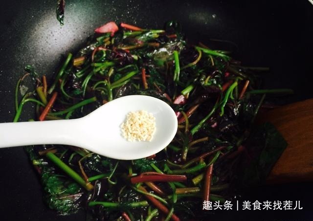 红苋菜|小暑过后,这菜被称为“金不换”,3元1把,清热解暑气,要常吃