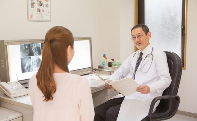 祛痰|慢性支气管炎，喉咙有痰，咳不出咽不下试试2个方法，轻松祛痰