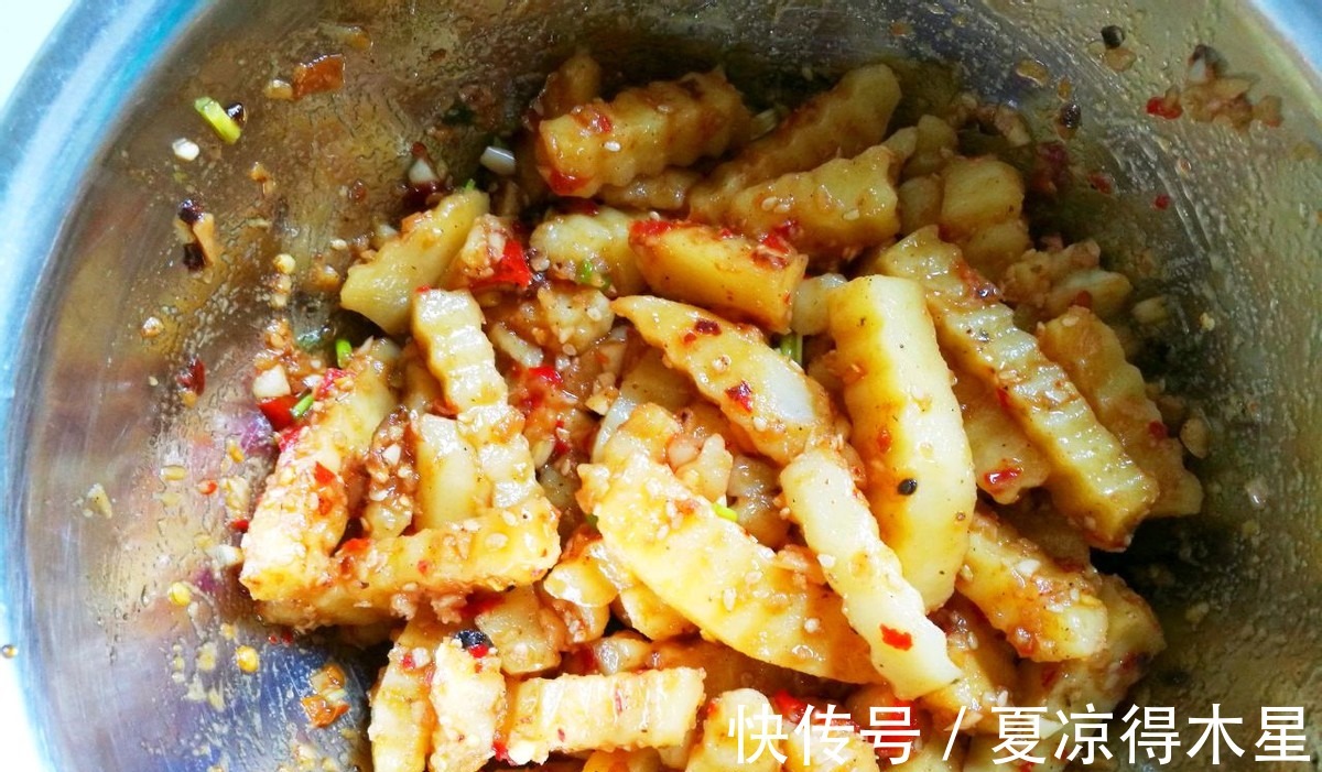 土豆条|自制凉拌狼牙土豆，比薯条还好吃，鲜香可口，大人孩子都爱吃！