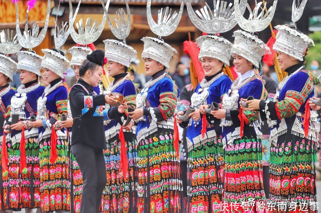 中年|西江千户苗寨景区人气满满，热闹非凡，旅游接待井然有序