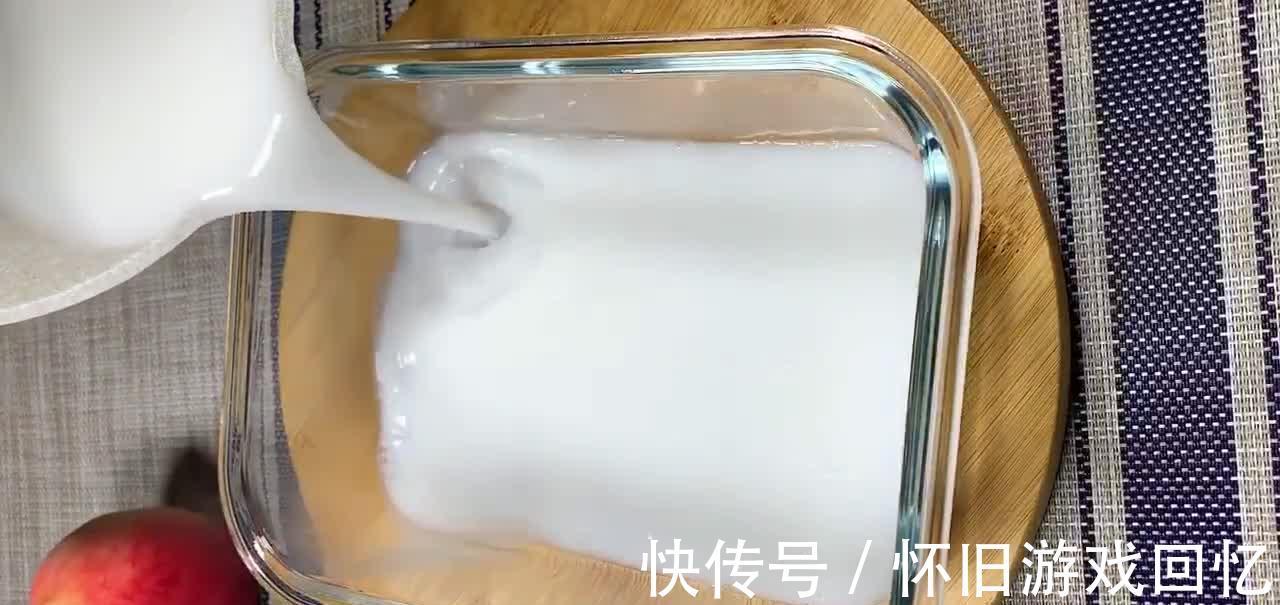 自制水蜜桃果冻，里外3层软嫩Q弹，孩子吃了还想吃