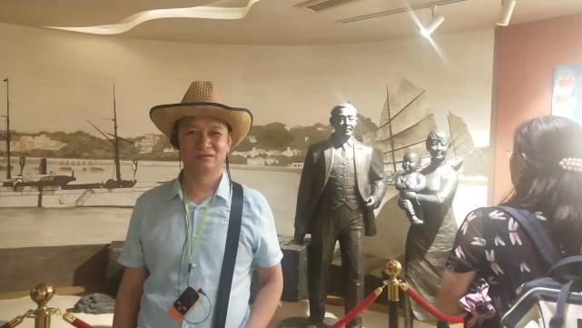 寓言|福建闪小说作家吴宏鹏长篇小说《苦苦落落》面世