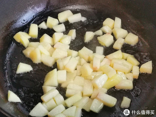甜品|孩子爱吃的甜品，换个做法，外焦里嫩口口香酥，出炉就被抢光
