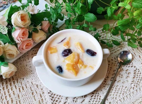 自从学会红薯牛奶粥，家里就我掌勺了