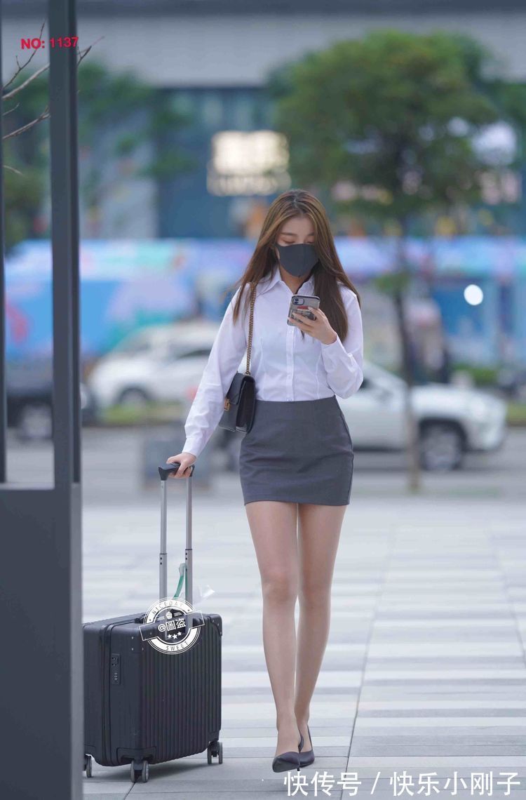 连衣裙 高贵优雅的连衣裙装扮更添清纯美感,提升整体形象,高贵冷艳