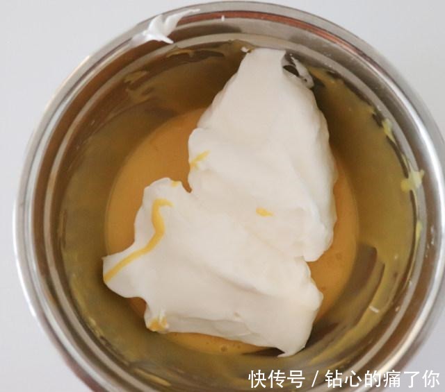 香橙蛋糕卷,湿润绵甜,带着淡淡橙香