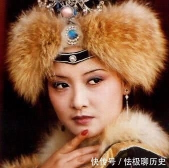 凤姐与黛玉乃是闺蜜,为何在宝钗生日宴上,凤姐却嘲笑黛玉像戏子