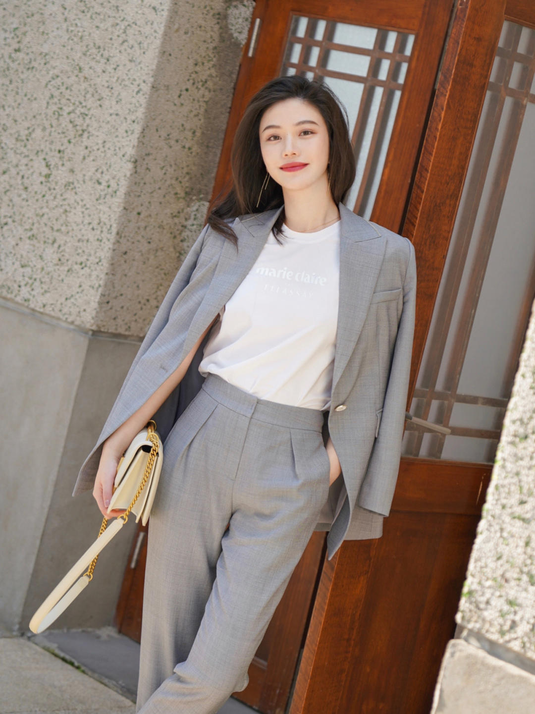 技巧|40+女人不要再穿“基础款西装”了,建议记住这几个技巧,超洋气