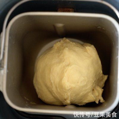 咸香柔软配料多，这个肉松肠仔包可太香了