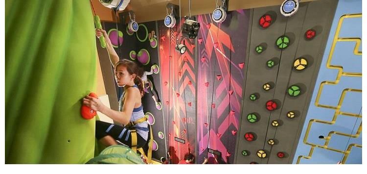 心理健康|好的家庭氛围会影响孩子的一生，一家人一起去玩趣味攀爬吧！