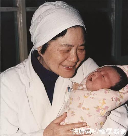 张丽珠|我国首例“试管婴儿”,如今已32岁了,她和我们究竟有什么区别?