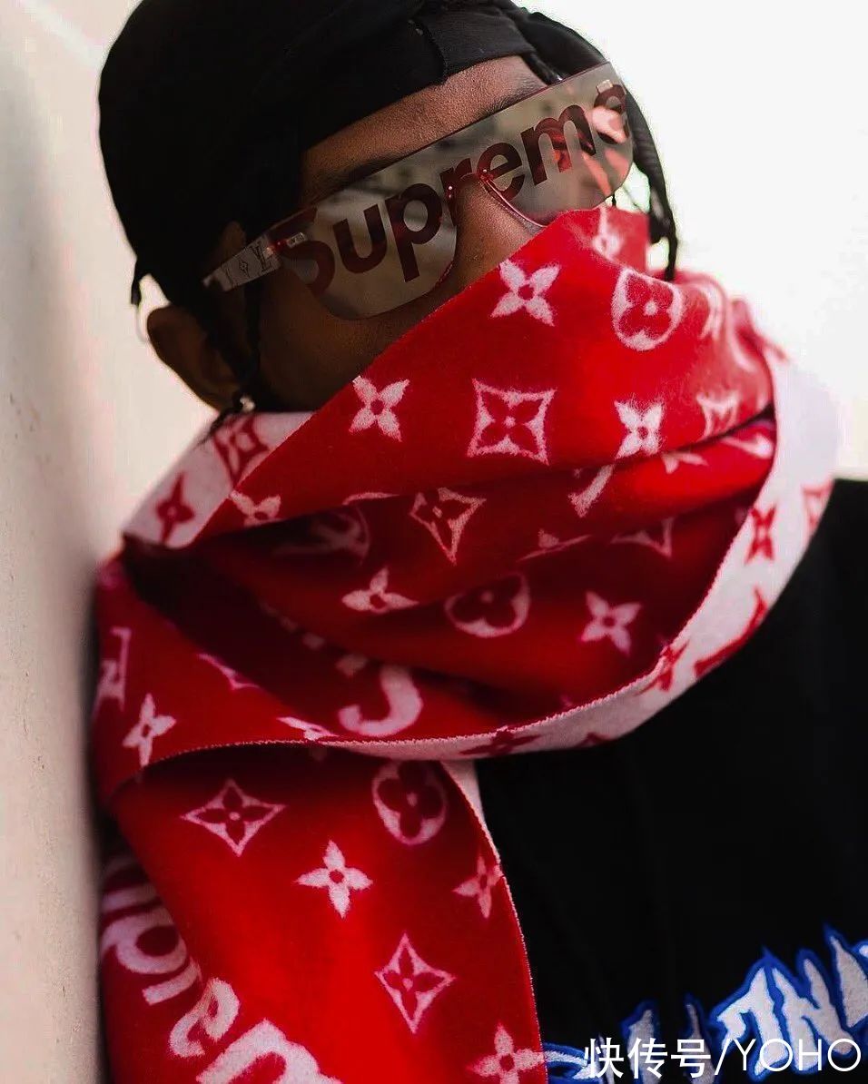 burberry|ROSE? 拍完 Lisa 拍？Supreme 配件竟然有那么大魔力？