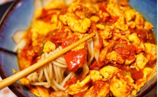 西红柿鸡蛋打卤面,外婆煮的味道,超开胃