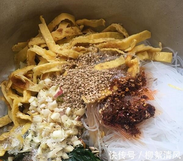 鸡蛋饼|素拌三丝的做法！