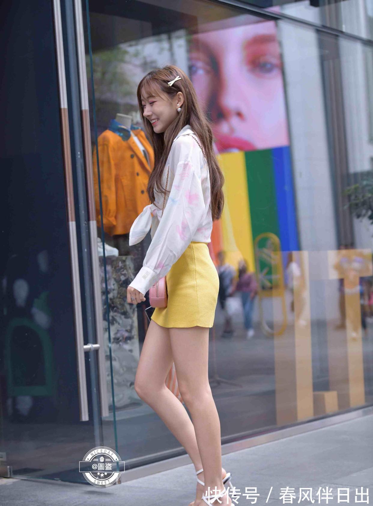 美女|美女一袭简约的连衣裙,让你美成焦点,时尚美丽
