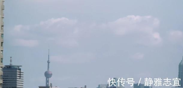 她是中国脱口秀女王,豪宅意外被曝光,东方明珠就在窗边!