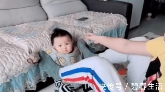 奶爸|萌娃被奶爸“绑架”喂饭,这大概是我见过“最憋屈”的尿不湿