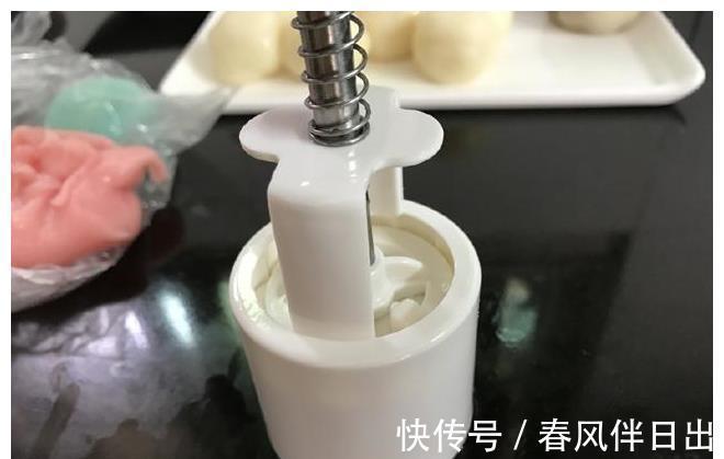 糯米粉|月饼新做法,不用烤箱,不用面粉,软糯Q弹,好吃不胖零失败