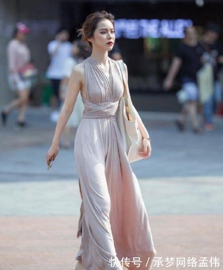 搭配|经典简约的连衣裙，非常适合时尚美女的日常穿搭，穿出你的品位