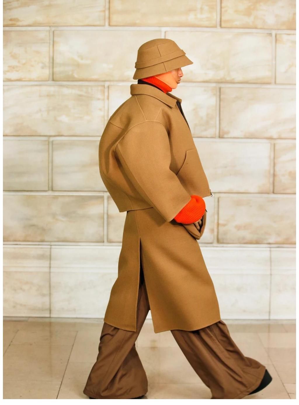 快节奏|快看！那个人好怪哦！没有啊，我觉得蛮有个性的啊！哈哈