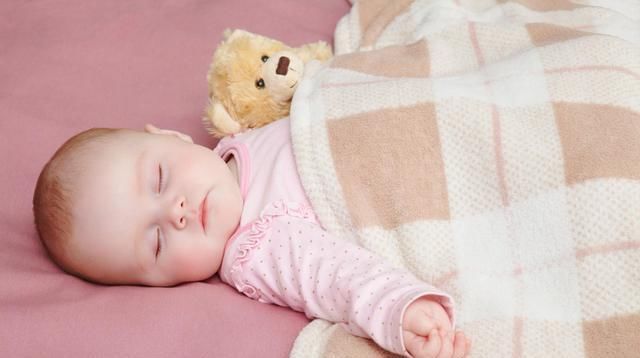 睡眠|宝宝一般会经历四个“睡眠倒退期”,教你三招,轻松助娃度过