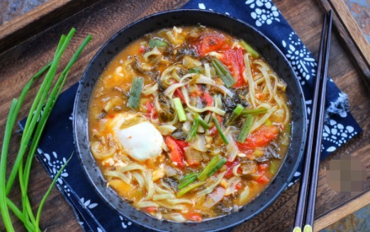 这碗面,酸爽开胃,百吃不厌,比凉面还好吃