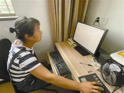 余姚|菜场里有位女作家，上午摆摊下午写作，十年出了两本书