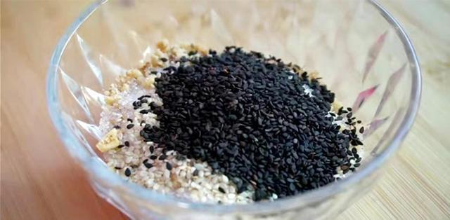 教你汤圆的新做法,做法超简单,香甜可口,全家人都抢着吃