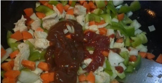 小侄儿来家里,给他们做了这道菜,刚上桌,儿子和他抢着吃