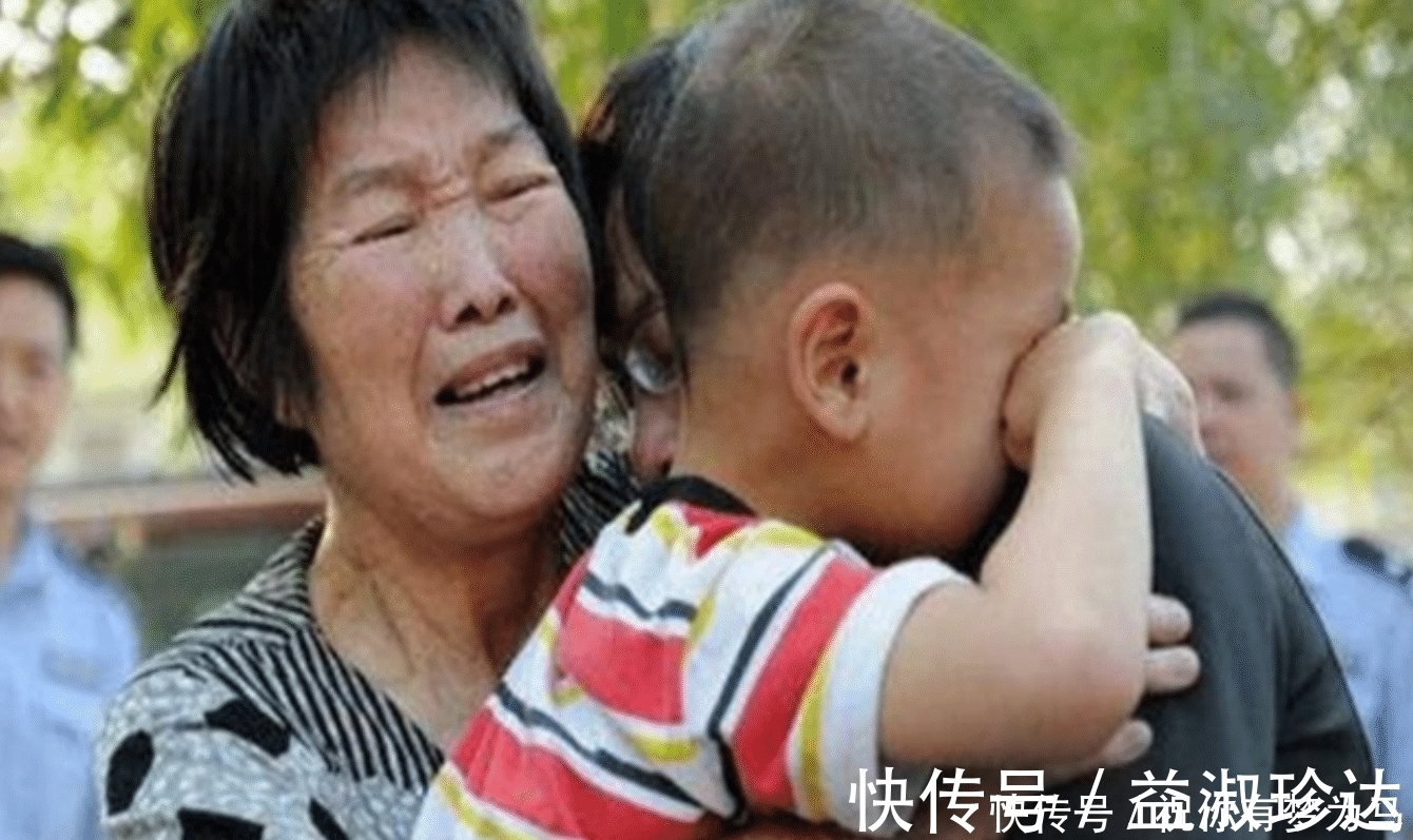 孩子|人贩子当众抱娃,反咬孩子妈是人贩子,宝妈聪明的做法救了娃