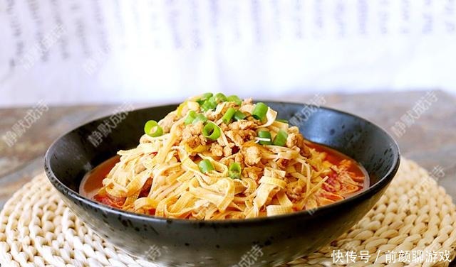 宅在家,我隔三差五做此菜,下饭又过瘾,还不长肉,做法超简单