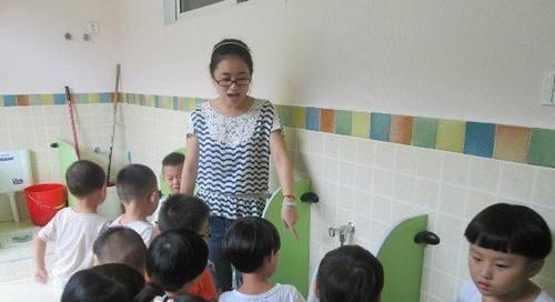 粑粑|为啥大多数孩子讨厌在幼儿园“拉粑粑”?孩子不肯说,家长得知道