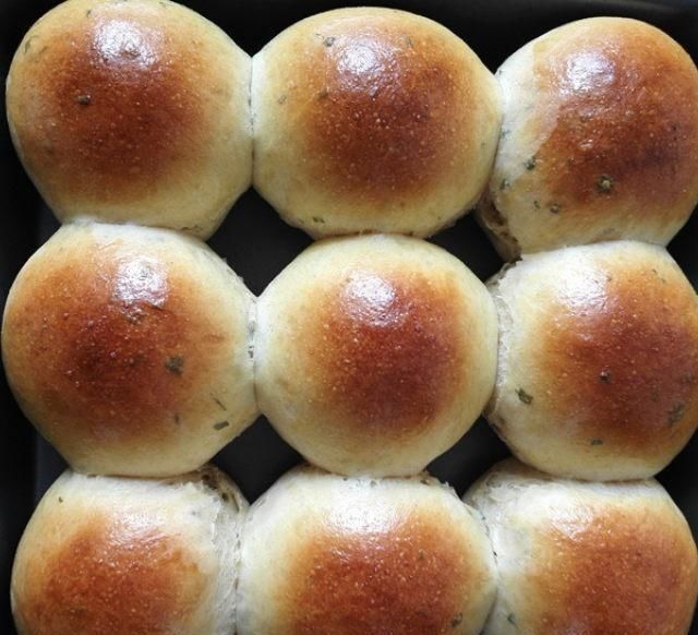 操作|一款操作简单的餐包,添加了白味噌和葱花,空口吃味道也是棒棒的